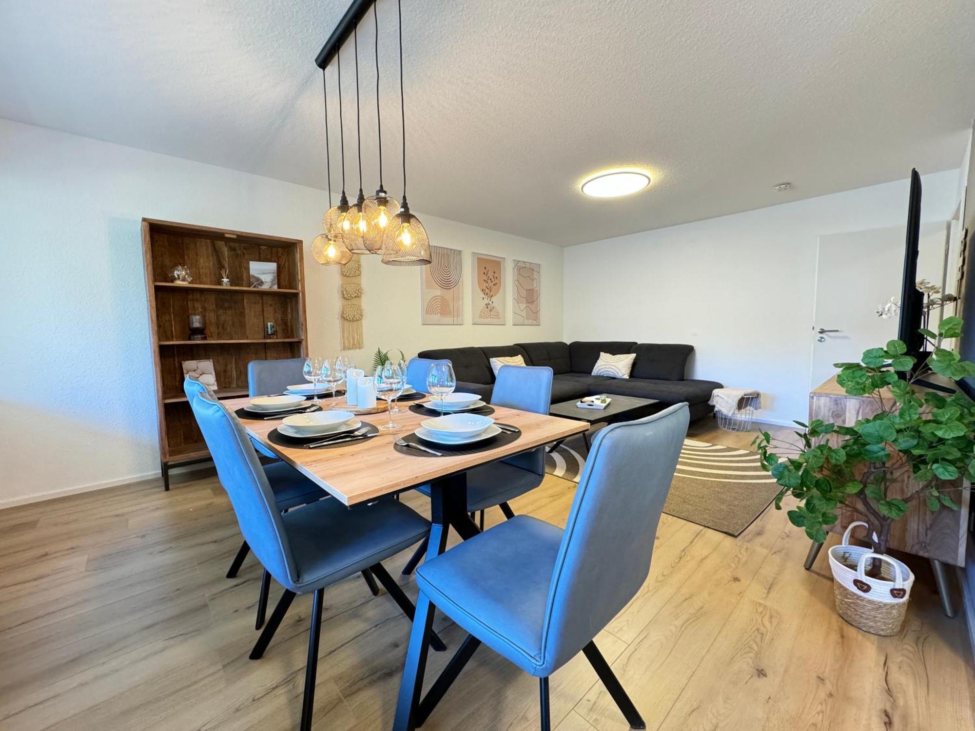 3 Zimmer Apartment, 90 Qm, Ruhig Und Zentrumsnah, Max 6 Pers, 15 Qm Balkon , Private Garage, Internet 1000 Mbit Sindelfingen Buitenkant foto