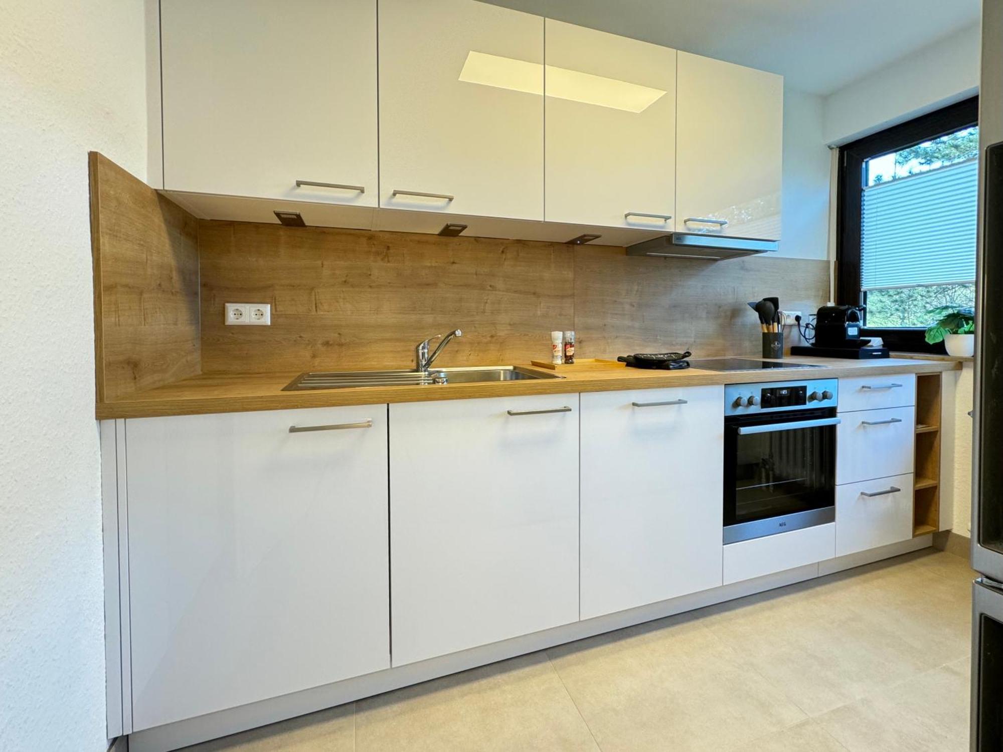 3 Zimmer Apartment, 90 Qm, Ruhig Und Zentrumsnah, Max 6 Pers, 15 Qm Balkon , Private Garage, Internet 1000 Mbit Sindelfingen Buitenkant foto